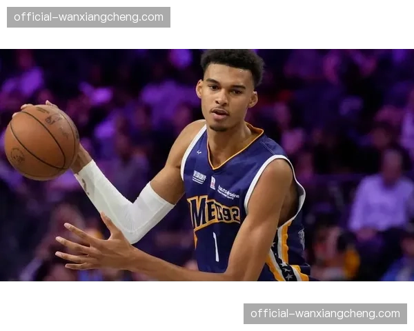 通讯：维克托·文班亚马接受独家专访，谈论马刺队重建进程与个人目标进化