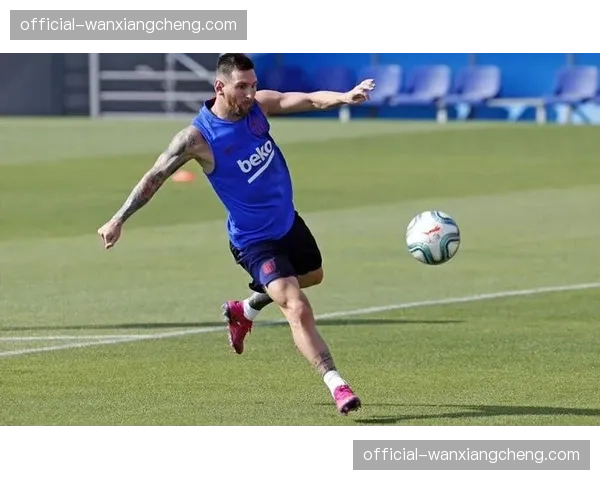 尼斯公布对阵巴黎大名单，伤愈复出的前锋莫菲入选